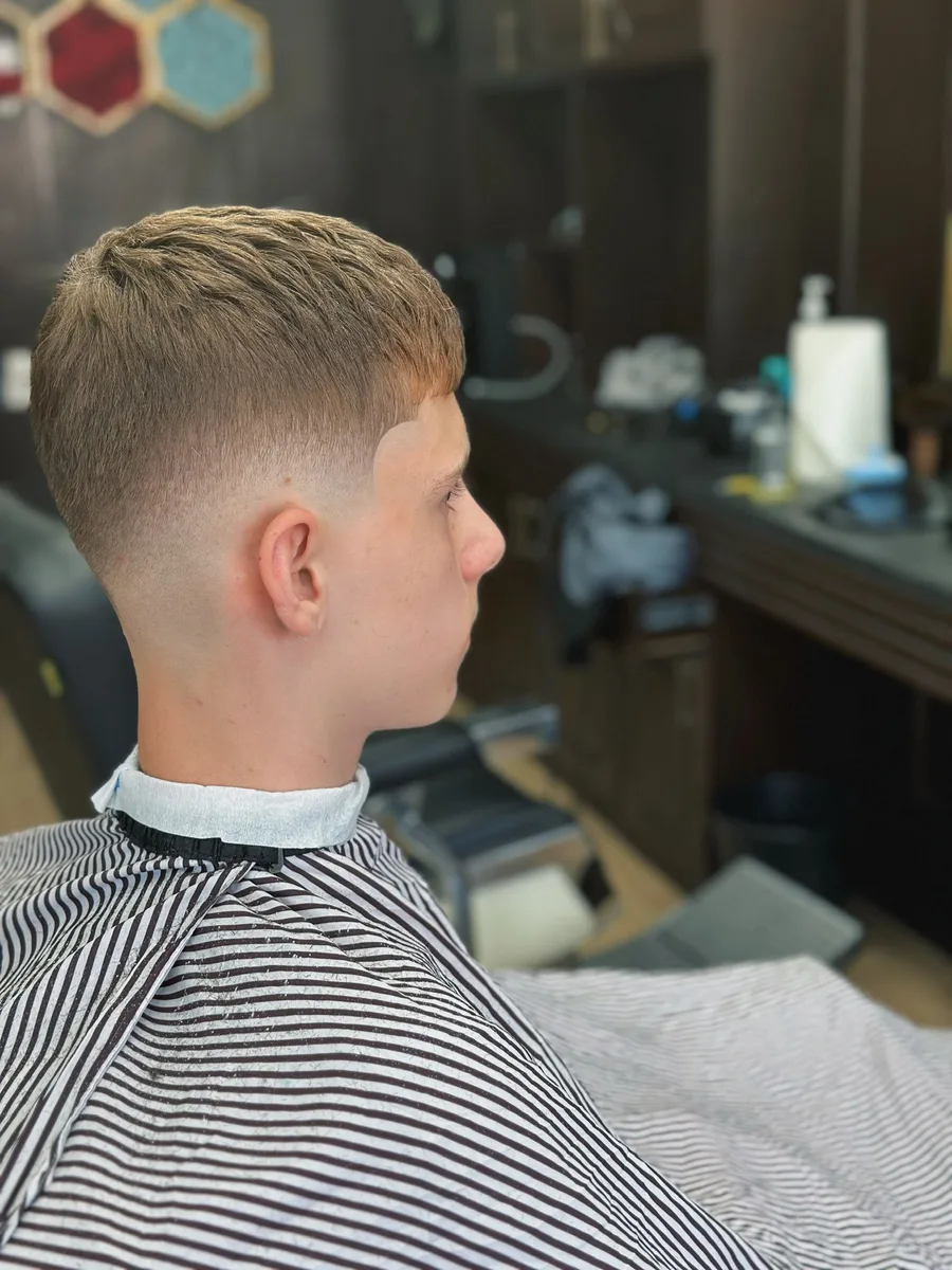 Profilansicht eines frischen Fades